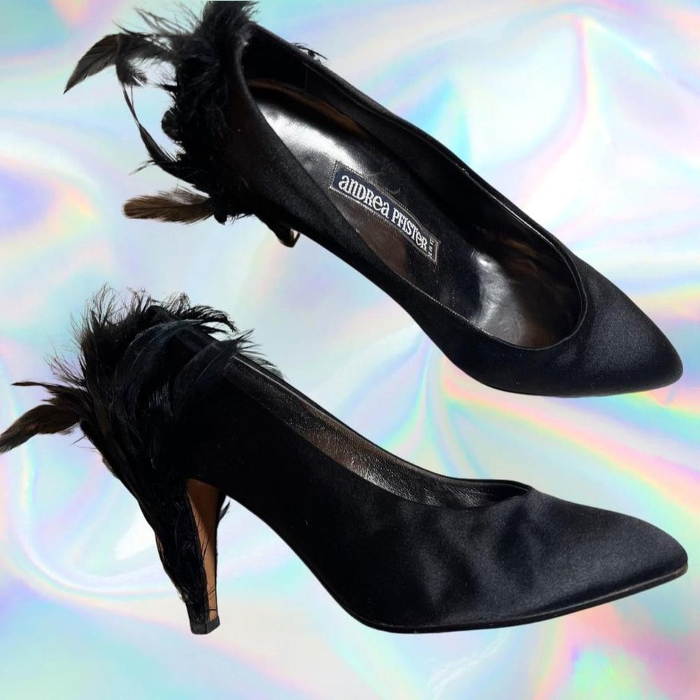 Amazing Vintage 1980s Andrea Pfister black satin & feather pumps